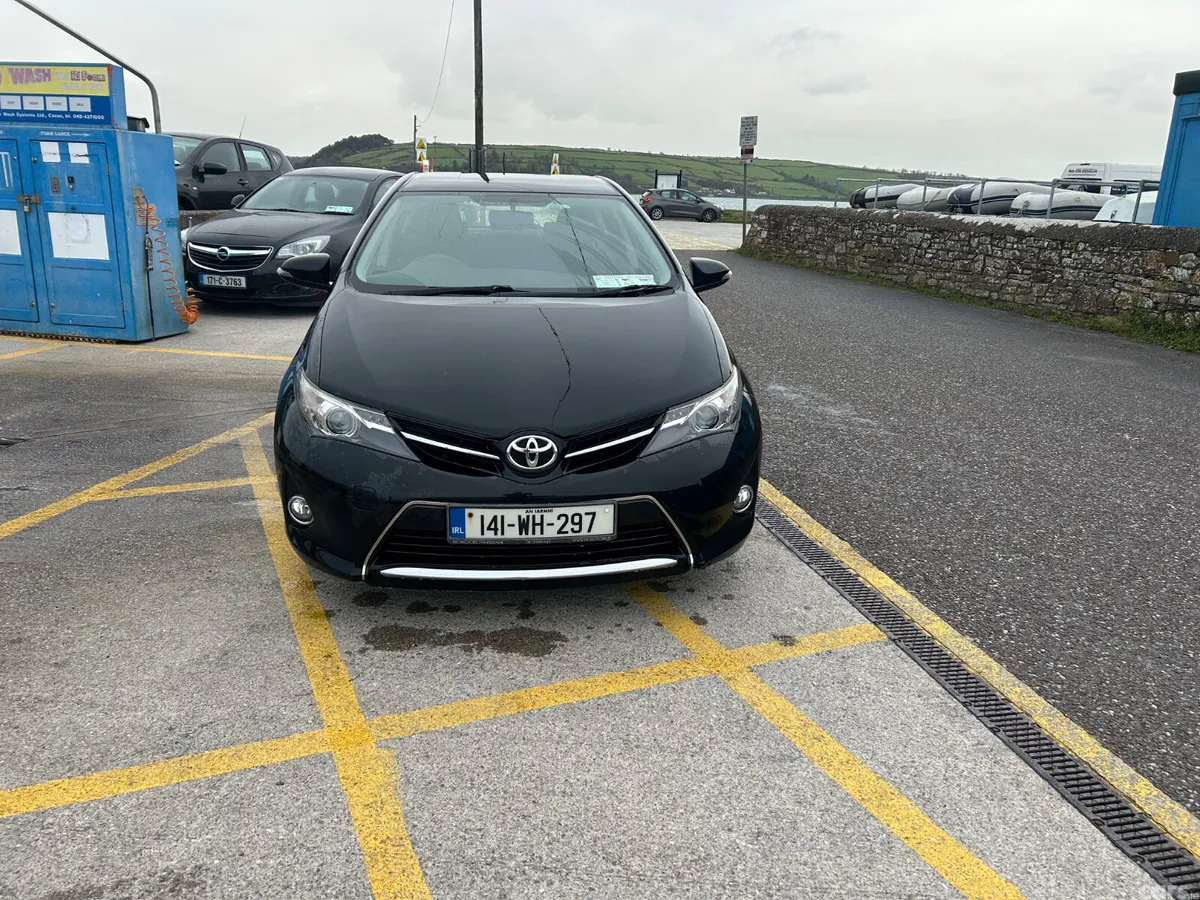 Toyota Auris Hatchback, Diesel, 2014, Black