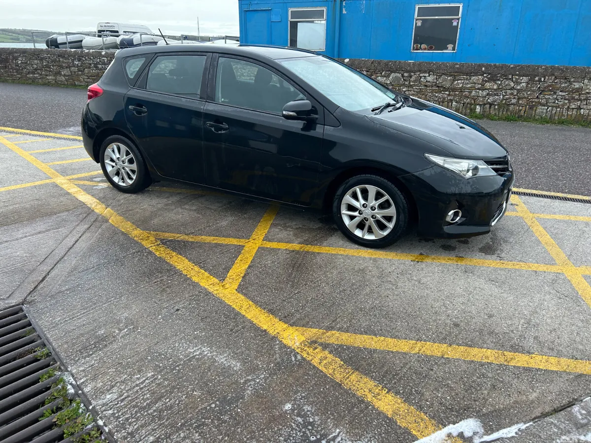Toyota Auris Hatchback, Diesel, 2014, Black