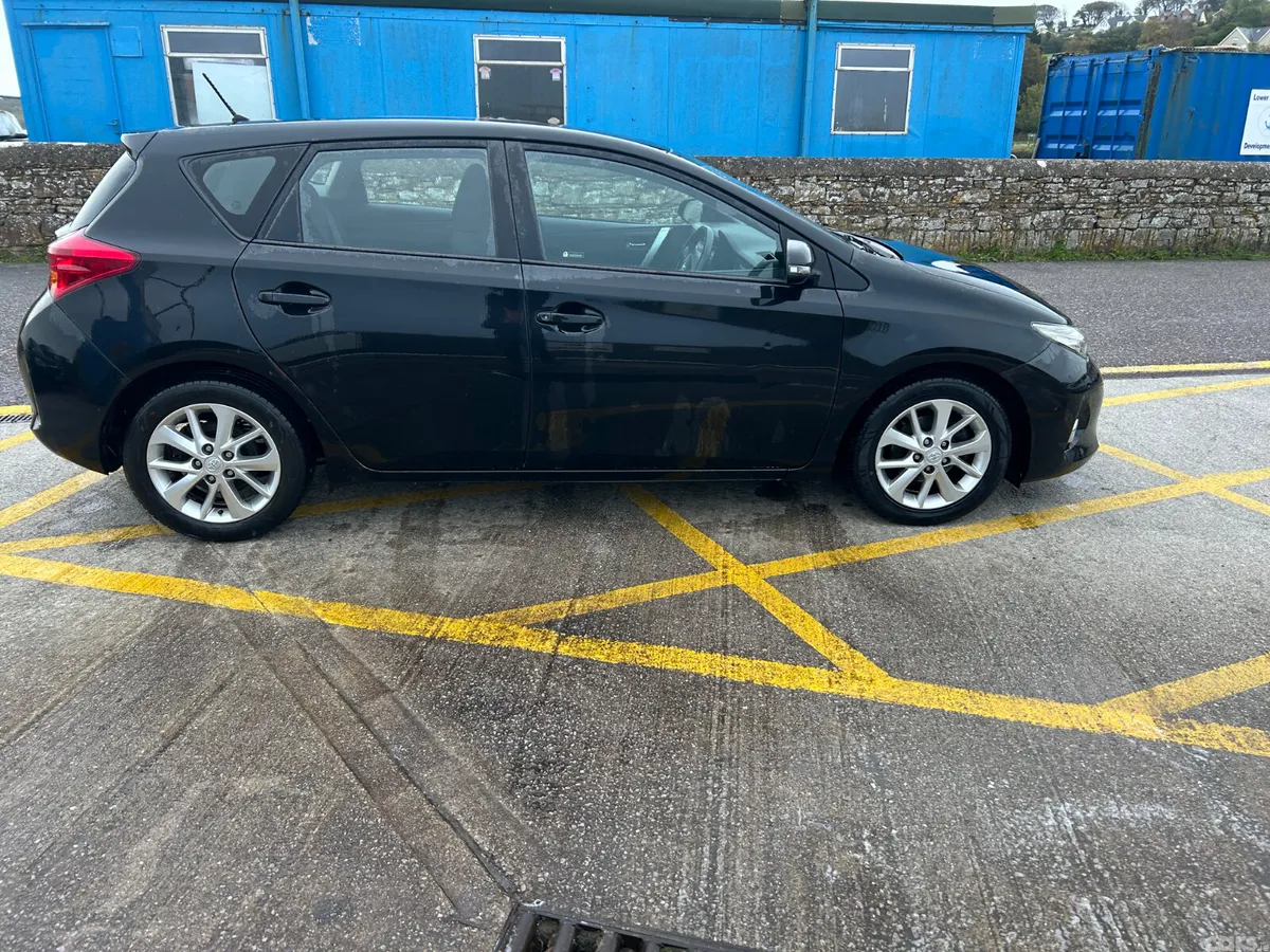Toyota Auris Hatchback, Diesel, 2014, Black