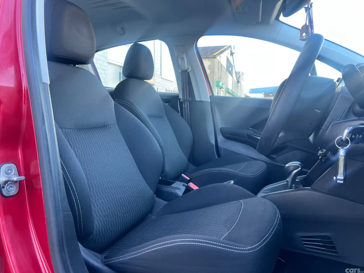 Peugeot 208 Hatchback, Petrol, 2017, Red