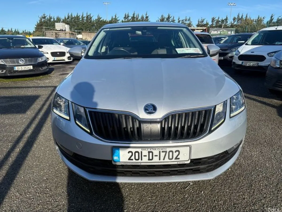 Skoda Octavia Saloon, Diesel, 2020, Grey