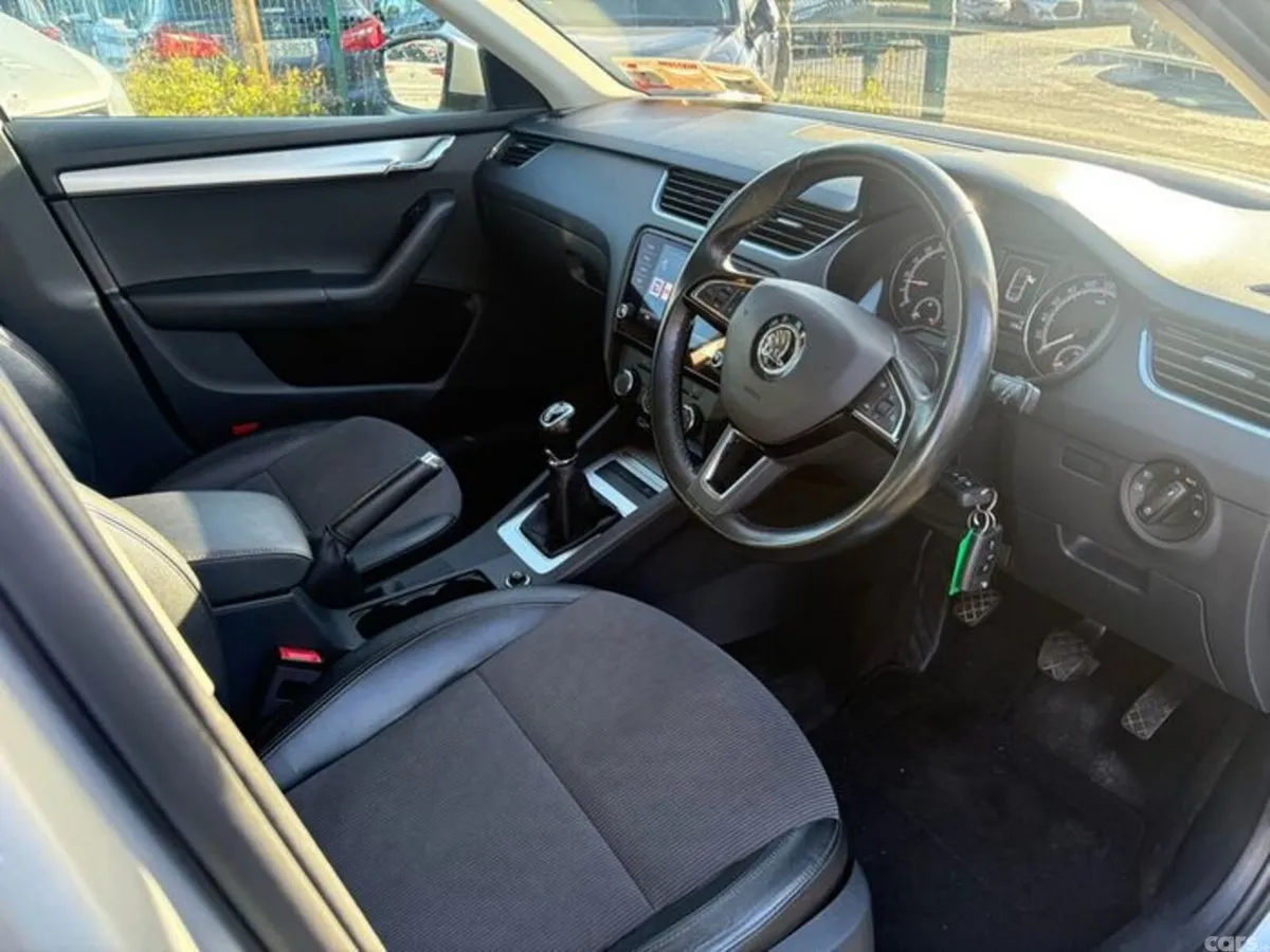 Skoda Octavia Saloon, Diesel, 2020, Grey