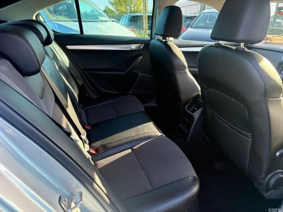 Skoda Octavia Saloon, Diesel, 2020, Grey