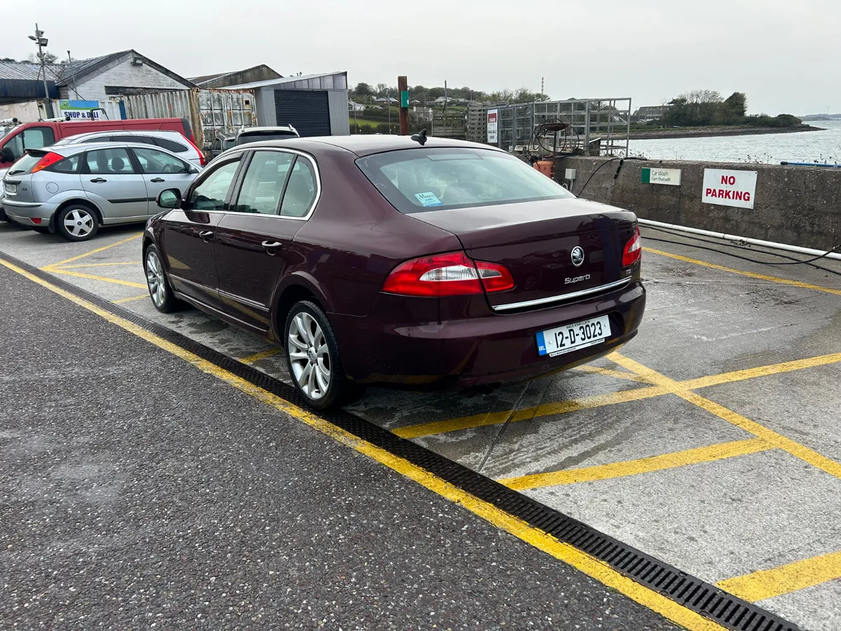 Skoda Superb Saloon, Diesel, 2012, Red