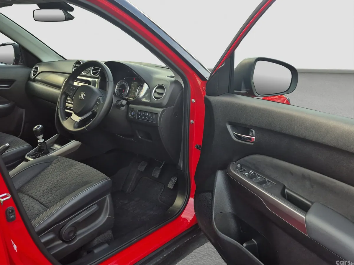 Suzuki Vitara SUV, Petrol, 2024, Red