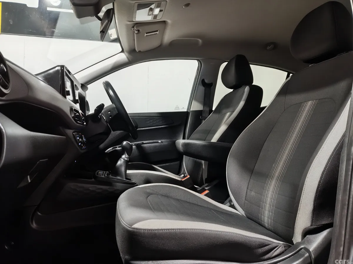 Hyundai i10 Hatchback, Petrol, 2023, Grey