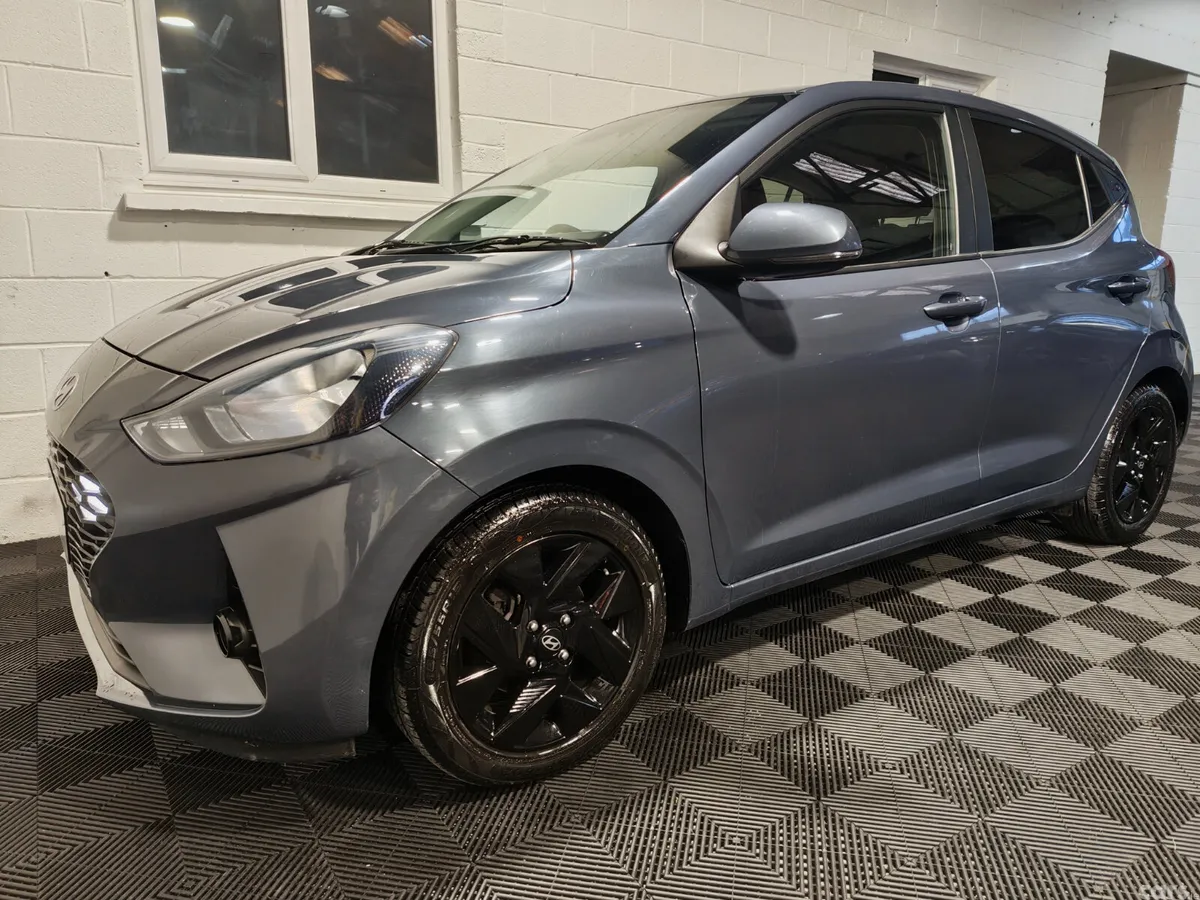 Hyundai i10 Hatchback, Petrol, 2023, Grey