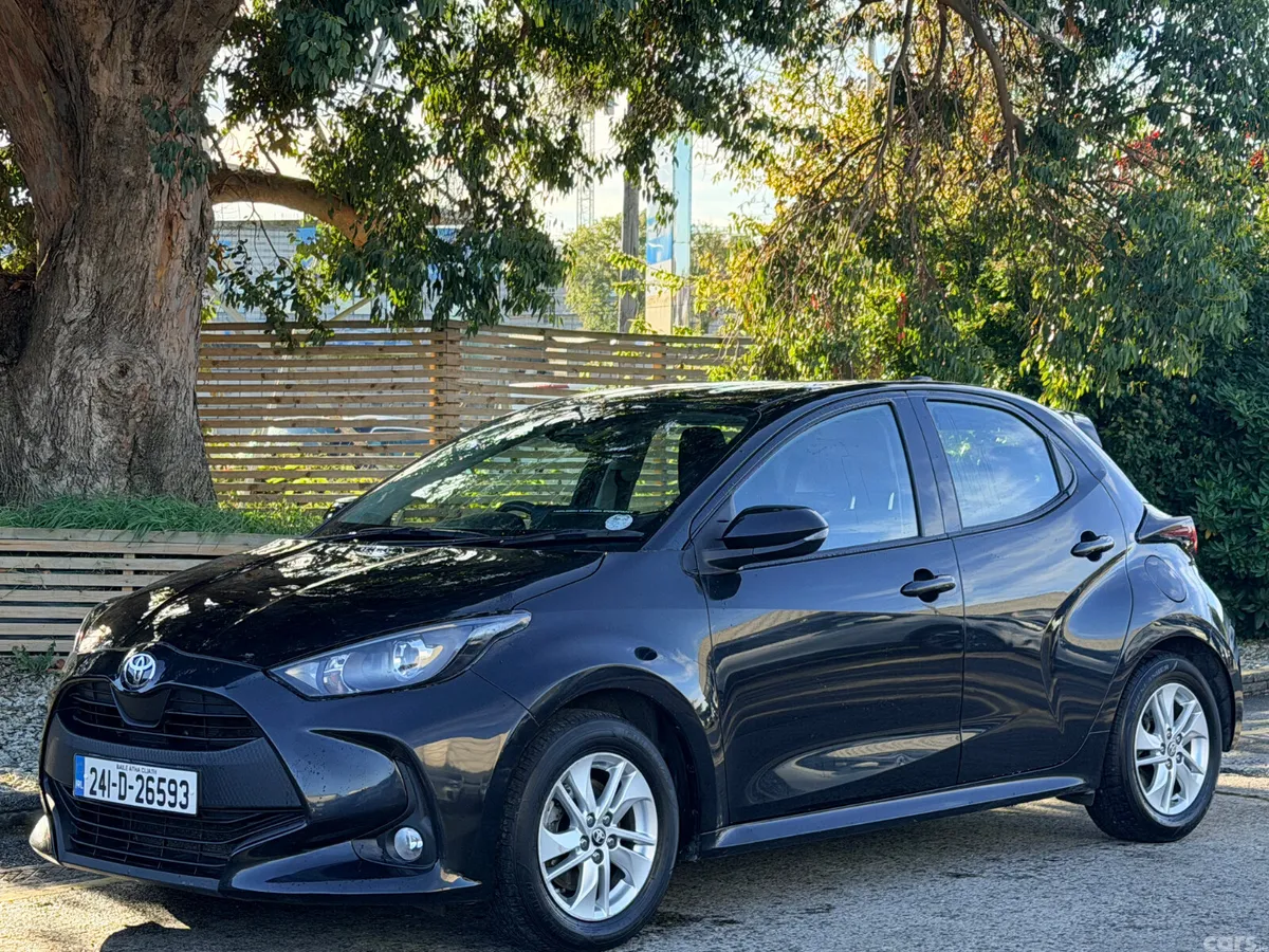 Toyota Yaris Hatchback, Petrol Hybrid, 2024, Black
