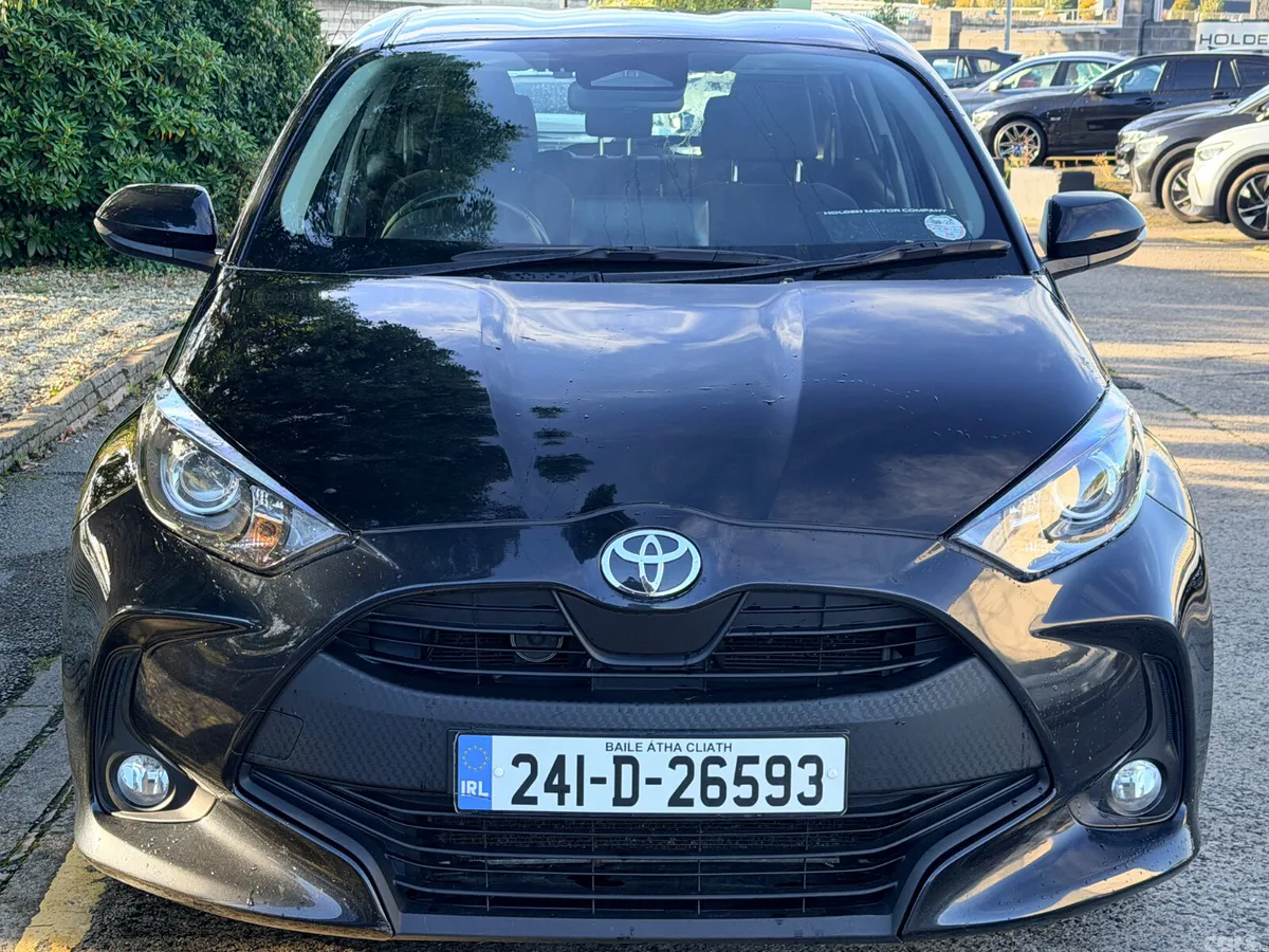 Toyota Yaris Hatchback, Petrol Hybrid, 2024, Black