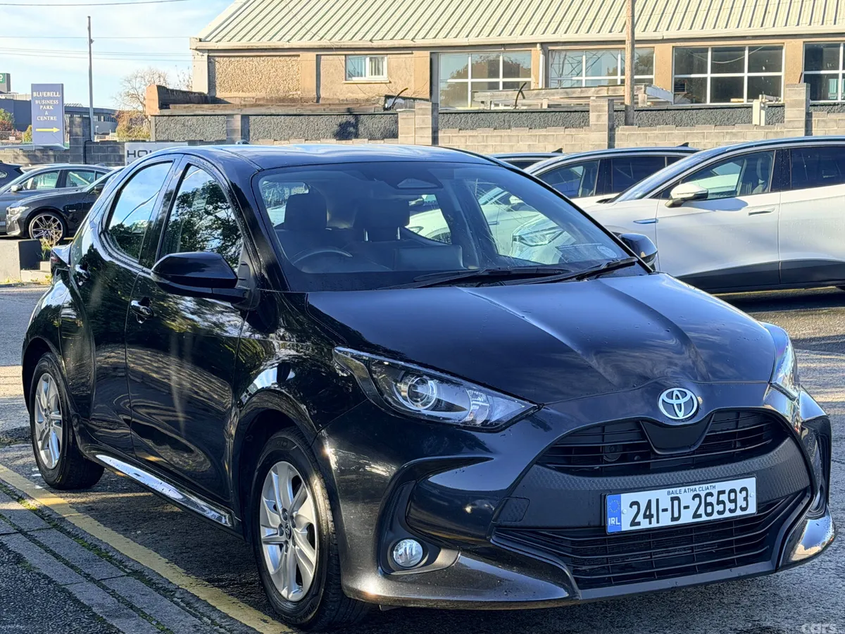 Toyota Yaris Hatchback, Petrol Hybrid, 2024, Black