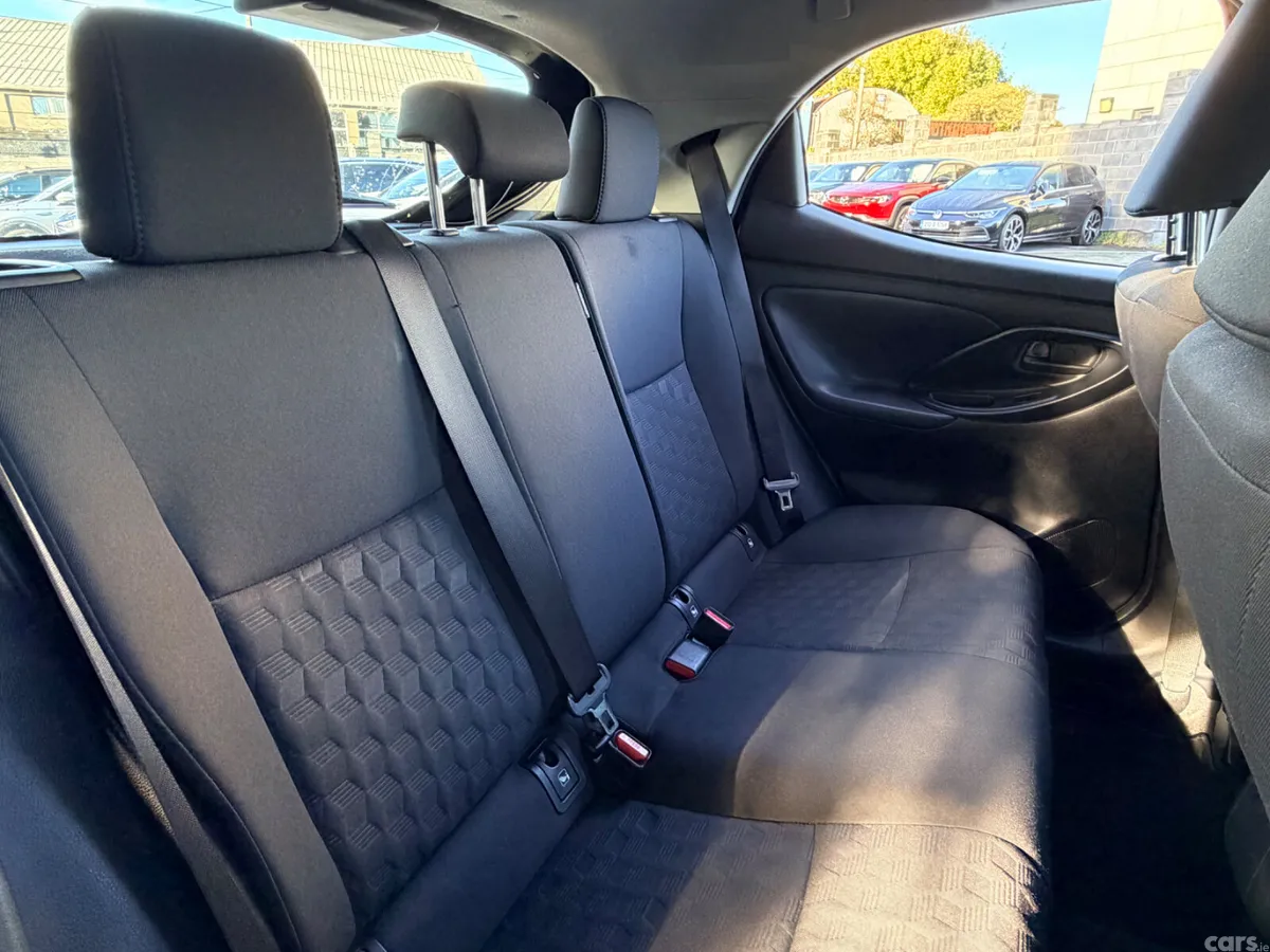 Toyota Yaris Hatchback, Petrol Hybrid, 2024, Black