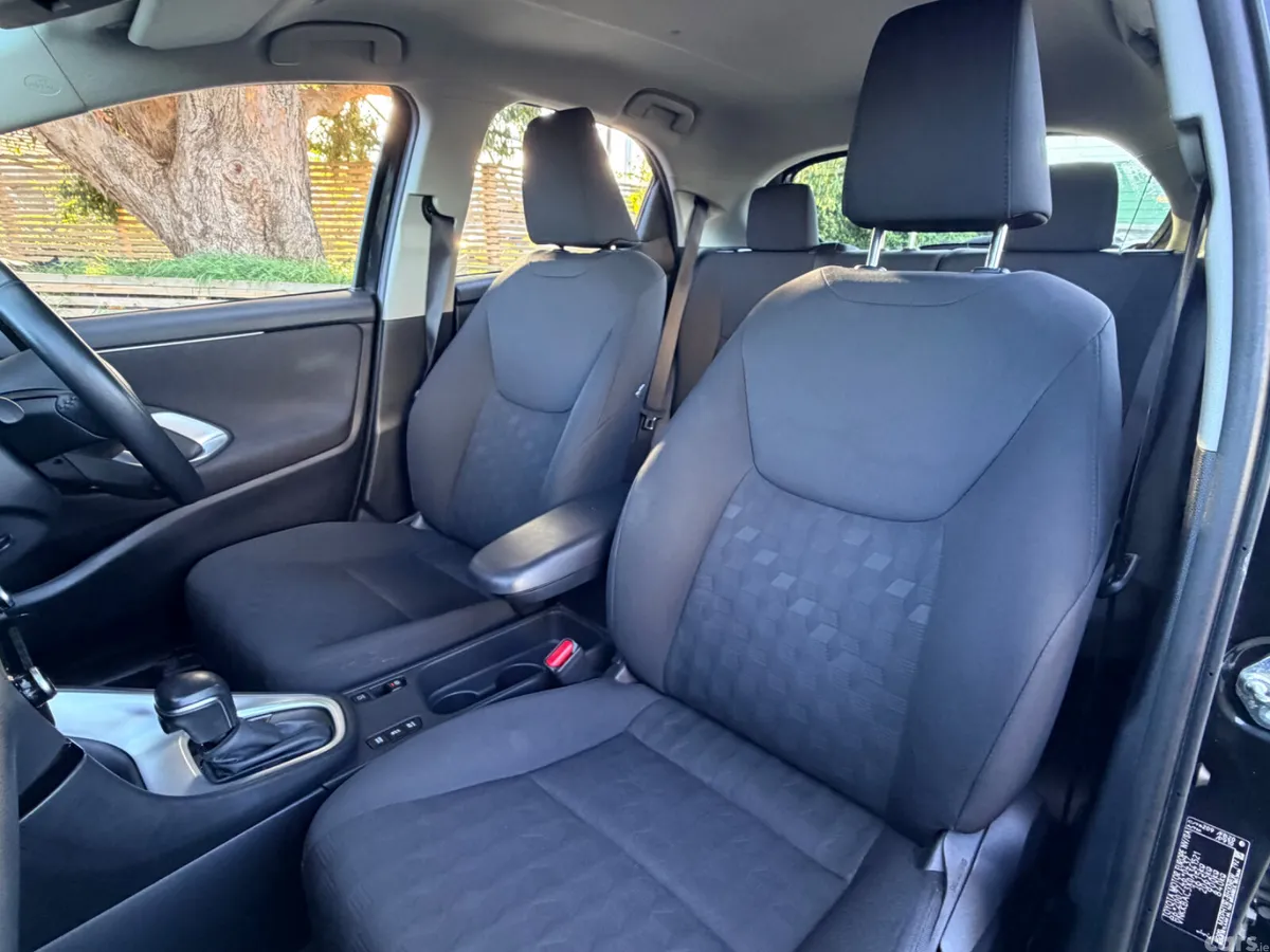 Toyota Yaris Hatchback, Petrol Hybrid, 2024, Black