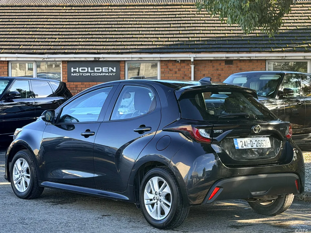 Toyota Yaris Hatchback, Petrol Hybrid, 2024, Black