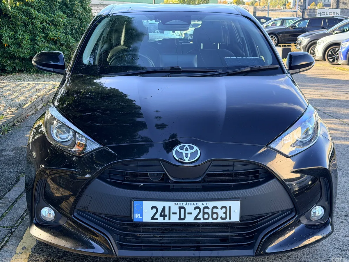 Toyota Yaris Hatchback, Petrol Hybrid, 2024, Black