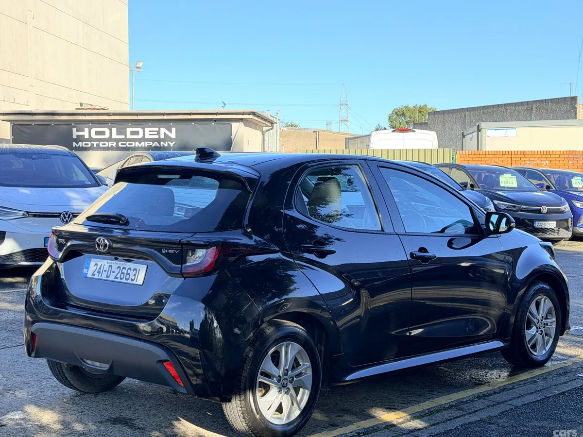 Toyota Yaris Hatchback, Petrol Hybrid, 2024, Black