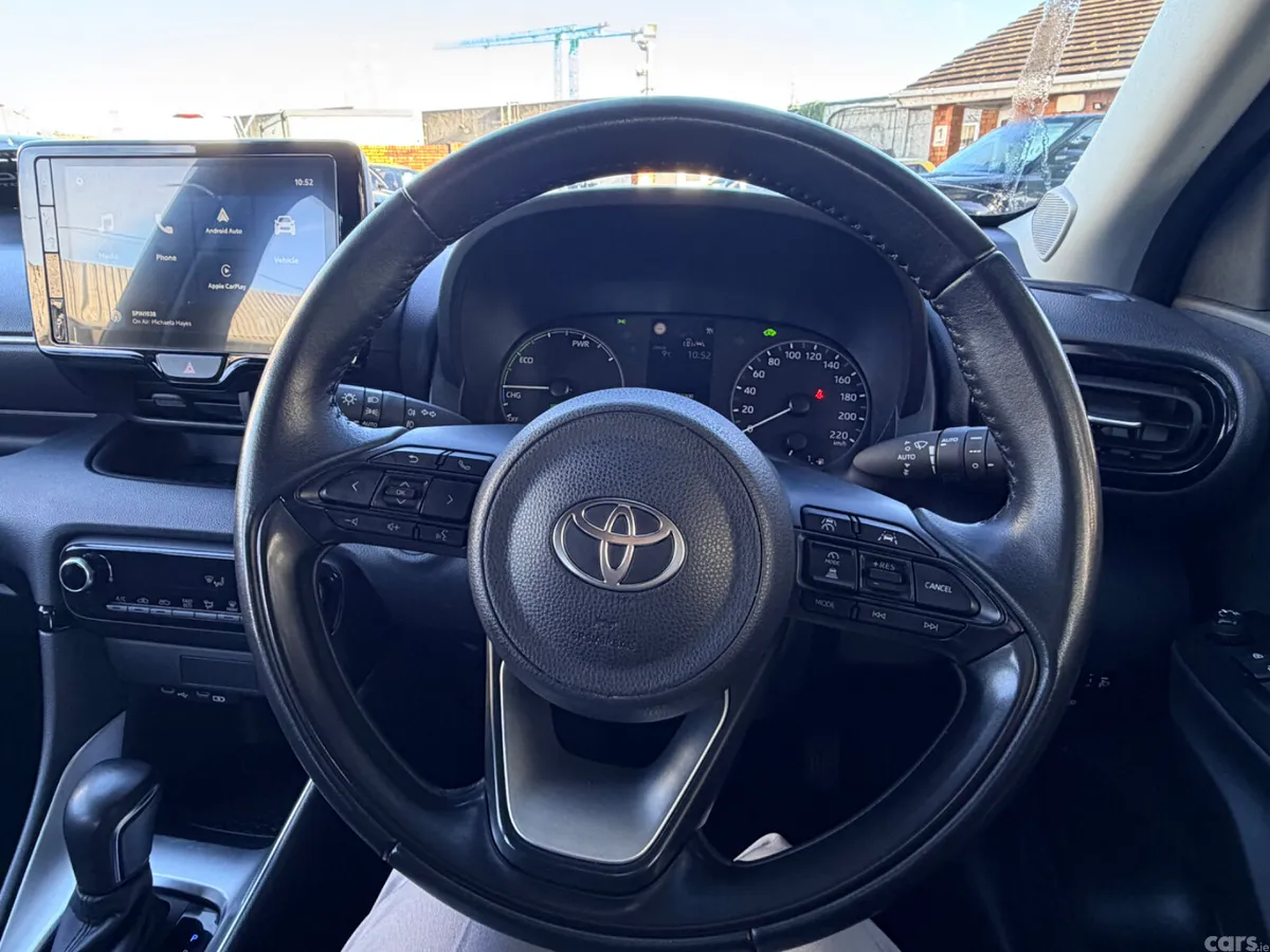 Toyota Yaris Hatchback, Petrol Hybrid, 2024, Black