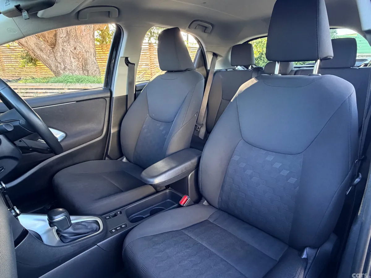 Toyota Yaris Hatchback, Petrol Hybrid, 2024, Black
