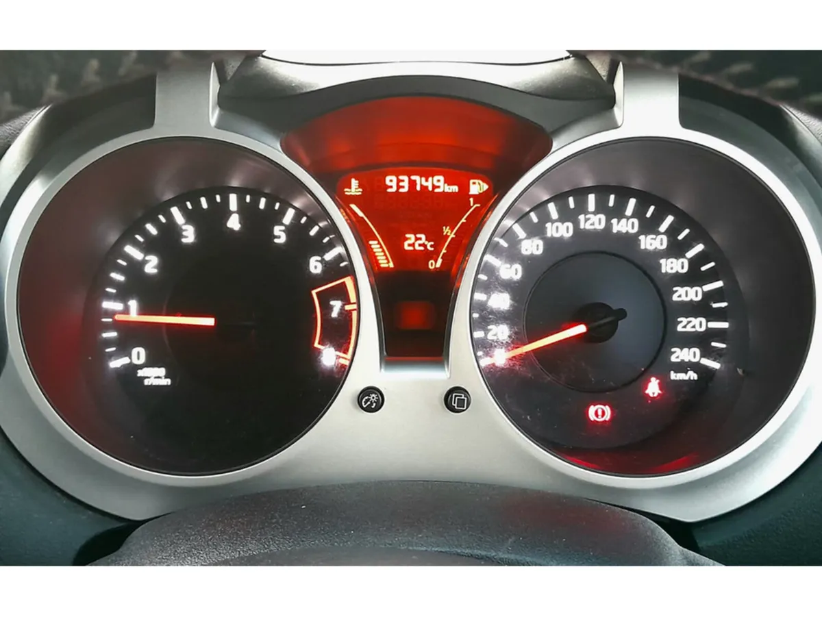 Nissan Juke MPV, Petrol, 2014, Red