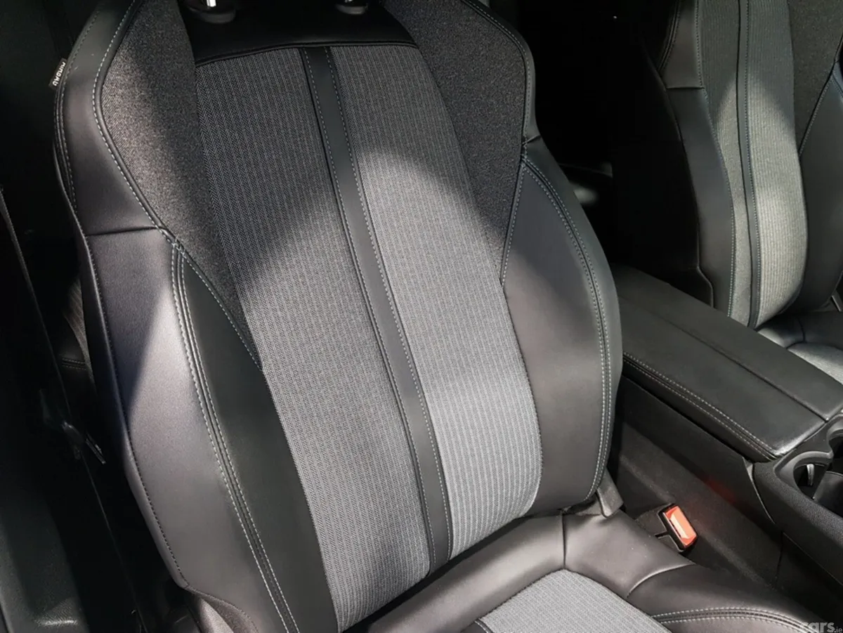 Peugeot 5008 MPV, Diesel, 2024, Black