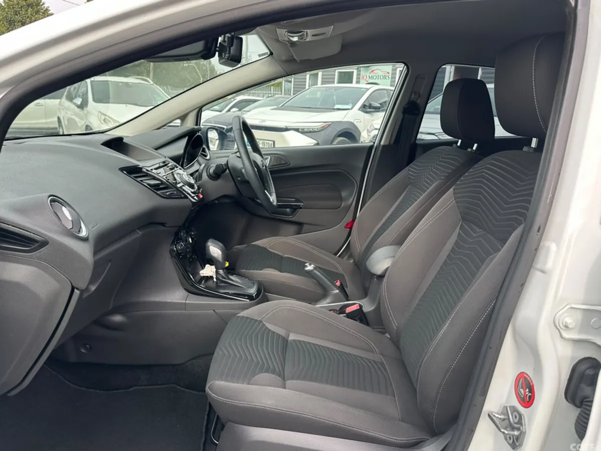 Ford Fiesta Hatchback, Petrol, 2015, White