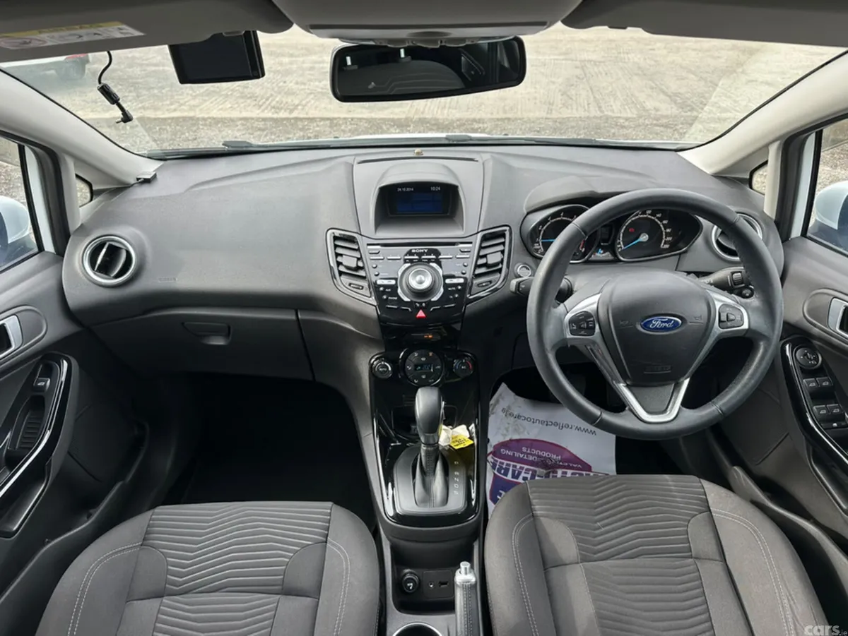 Ford Fiesta Hatchback, Petrol, 2015, White
