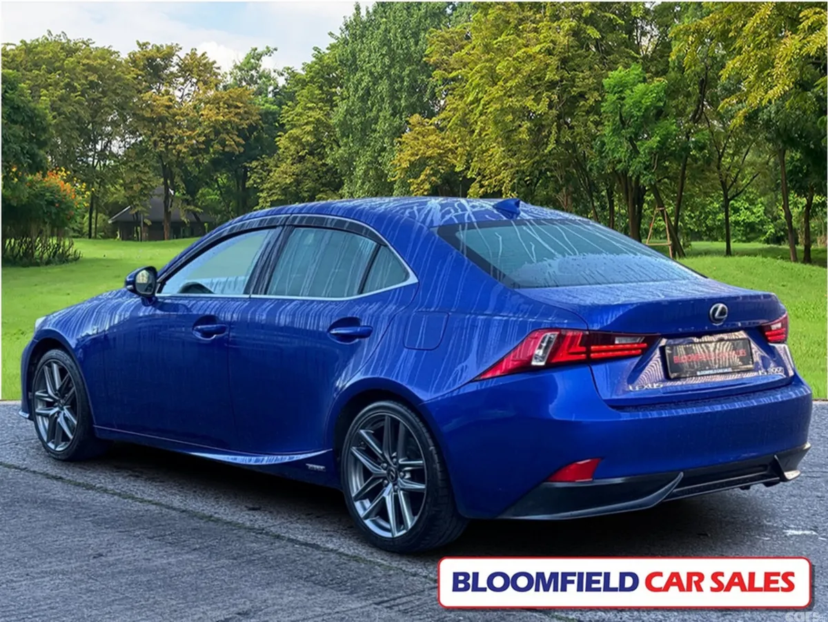 Lexus IS Saloon, Petrol Hybrid, 2013, Blue