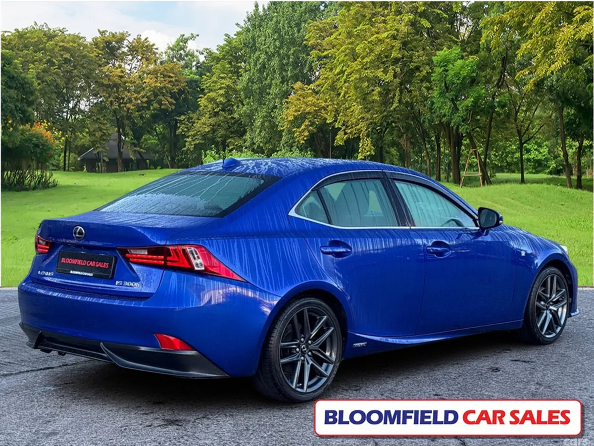 Lexus IS Saloon, Petrol Hybrid, 2013, Blue