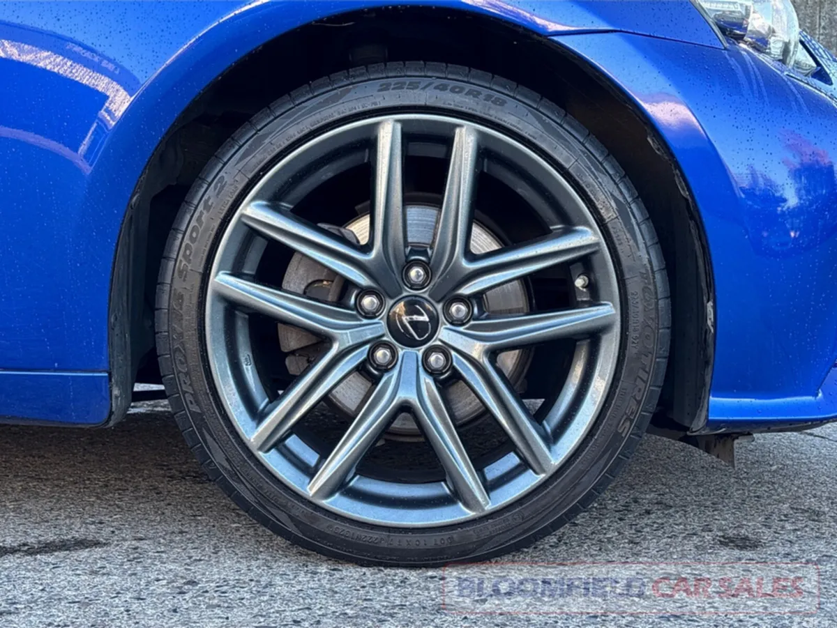 Lexus IS Saloon, Petrol Hybrid, 2013, Blue