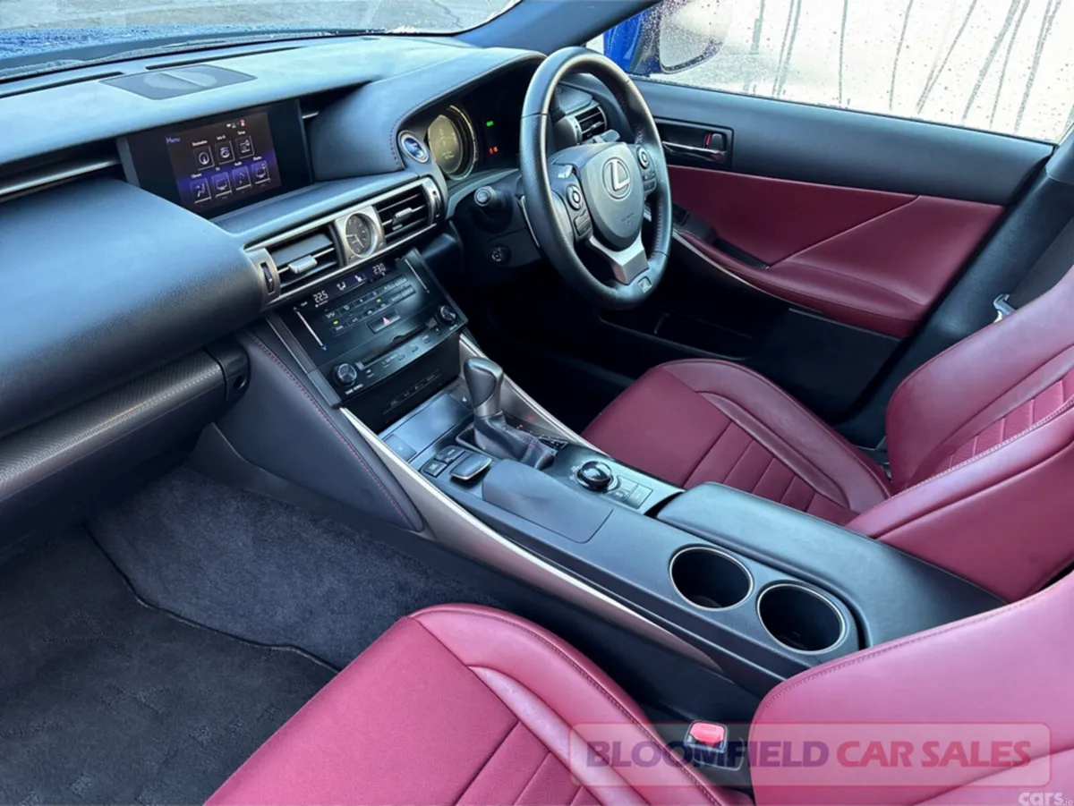 Lexus IS Saloon, Petrol Hybrid, 2013, Blue