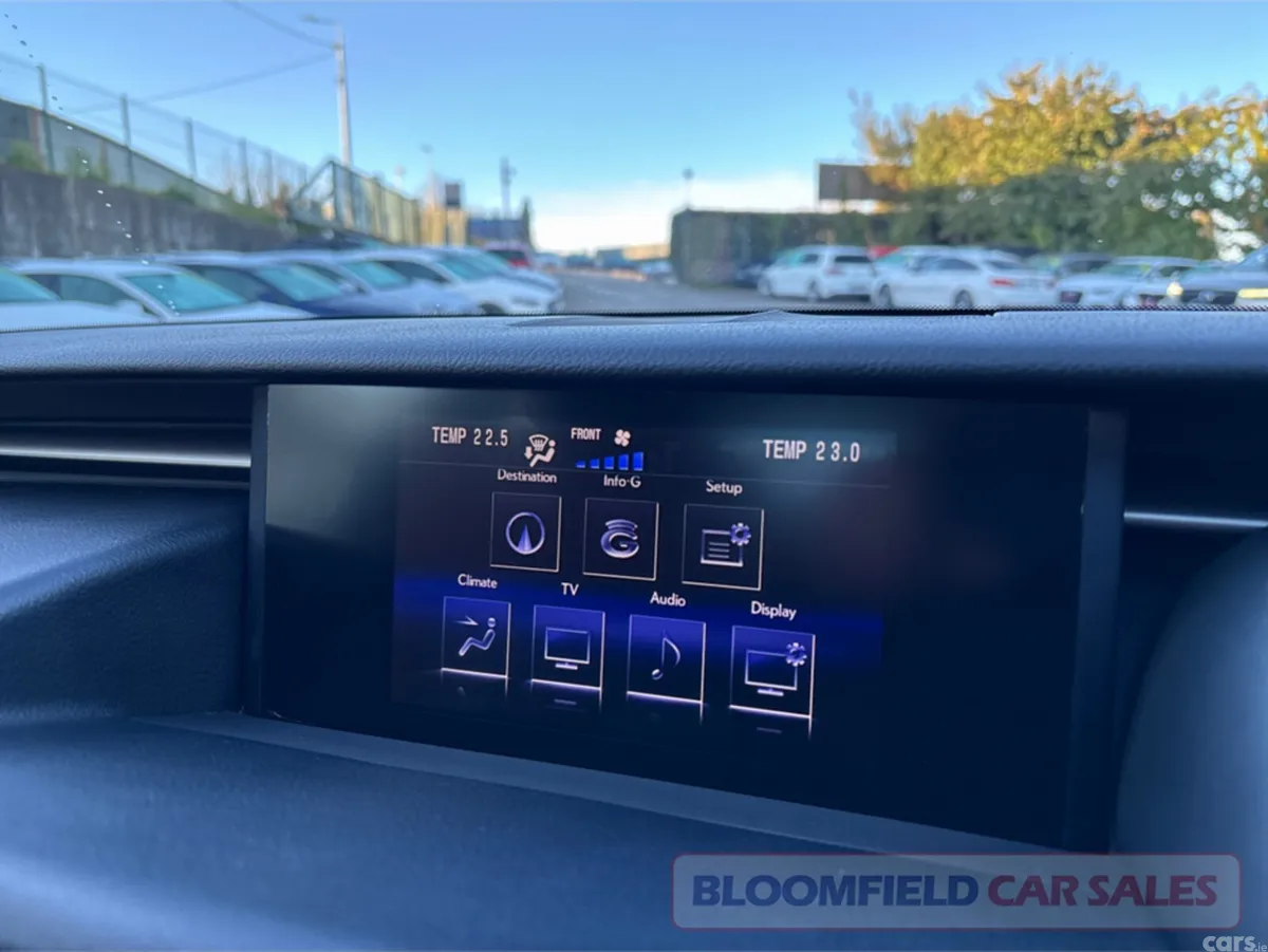 Lexus IS Saloon, Petrol Hybrid, 2013, Blue