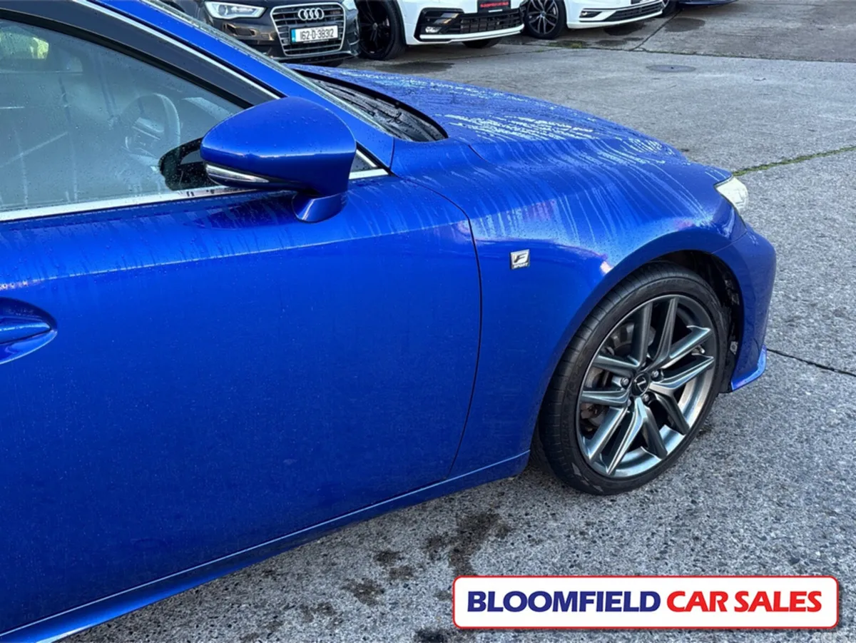 Lexus IS Saloon, Petrol Hybrid, 2013, Blue