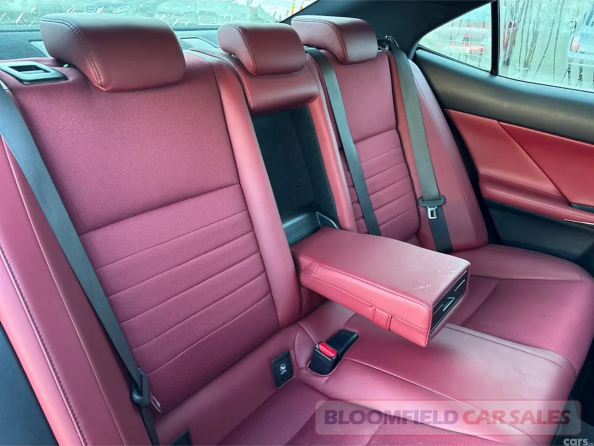 Lexus IS Saloon, Petrol Hybrid, 2013, Blue