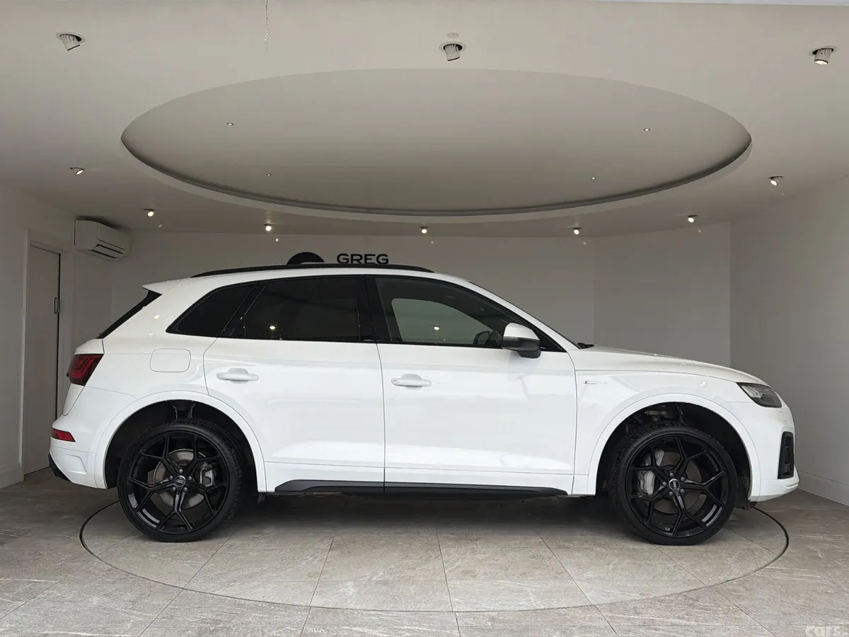 Audi Q5 SUV, Petrol Hybrid, 2023, White