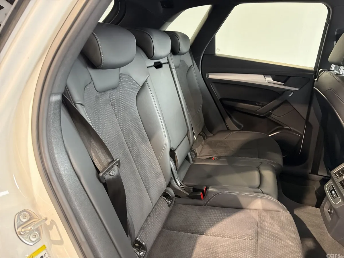 Audi Q5 SUV, Petrol Hybrid, 2023, White