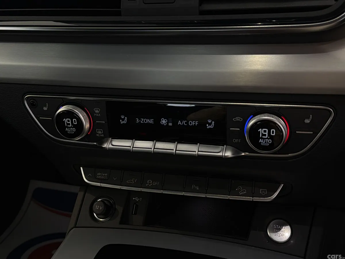 Audi Q5 SUV, Petrol Hybrid, 2023, White