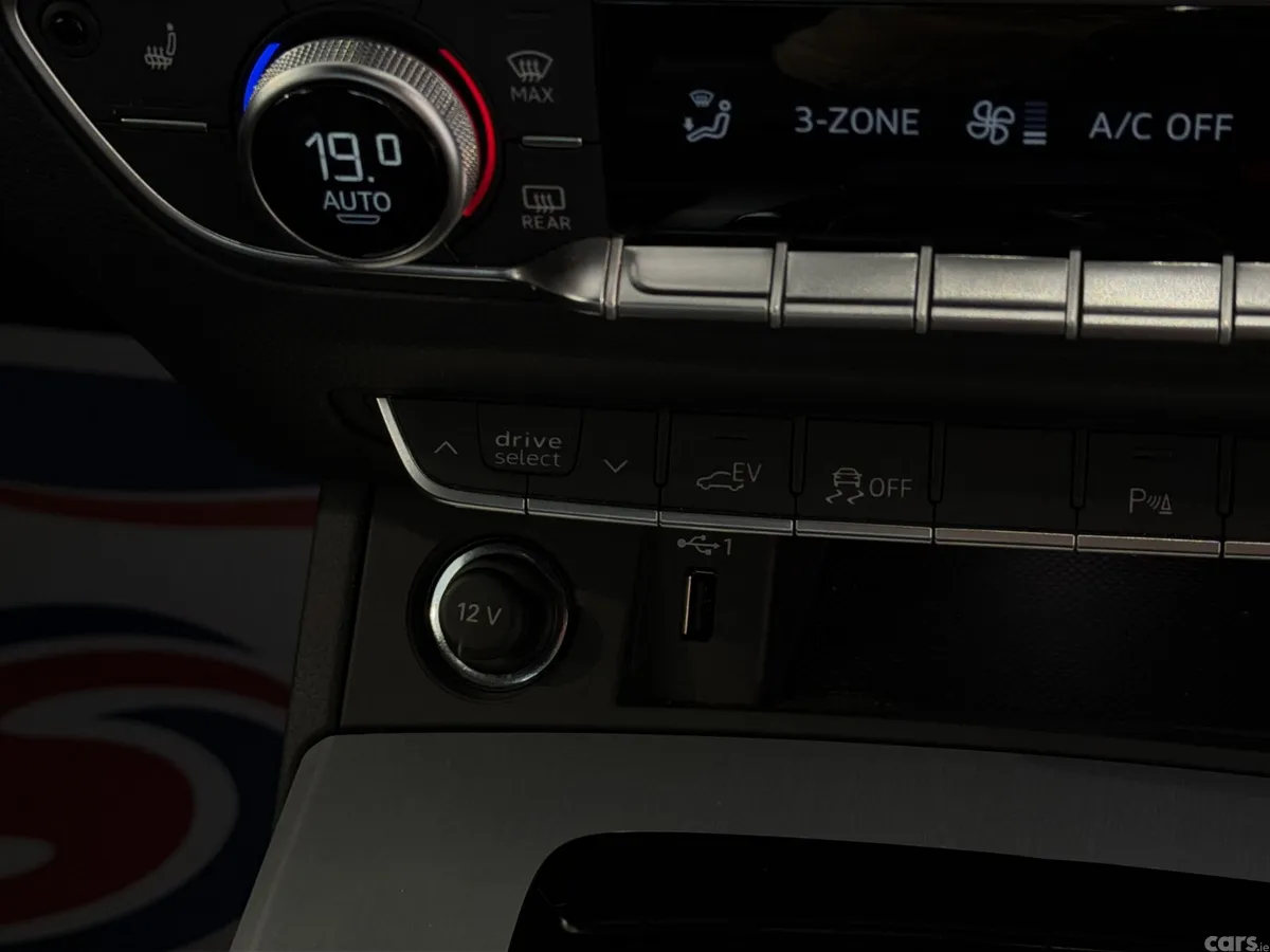 Audi Q5 SUV, Petrol Hybrid, 2023, White