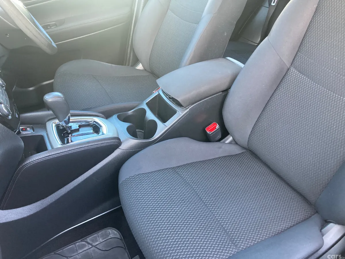 Nissan Qashqai Hatchback, Petrol, 2015, Grey