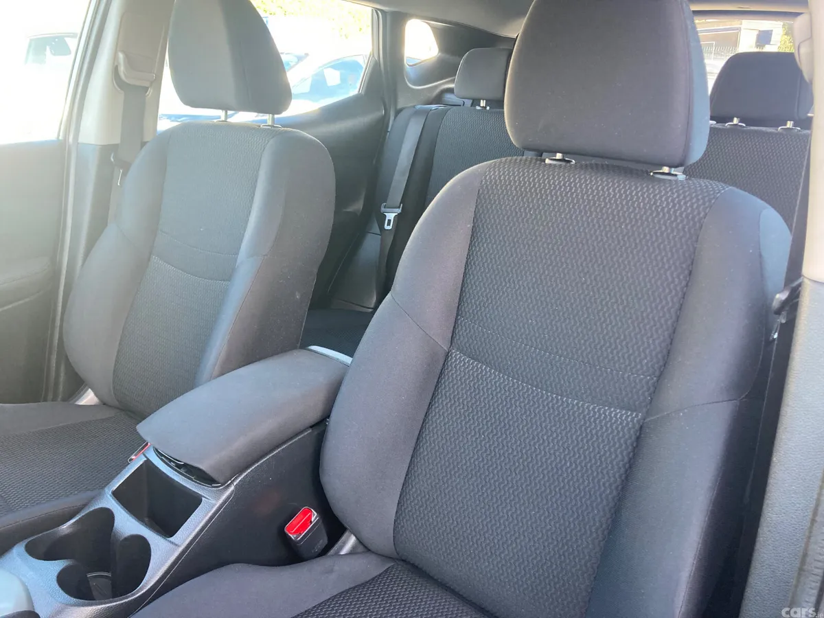 Nissan Qashqai Hatchback, Petrol, 2015, Grey