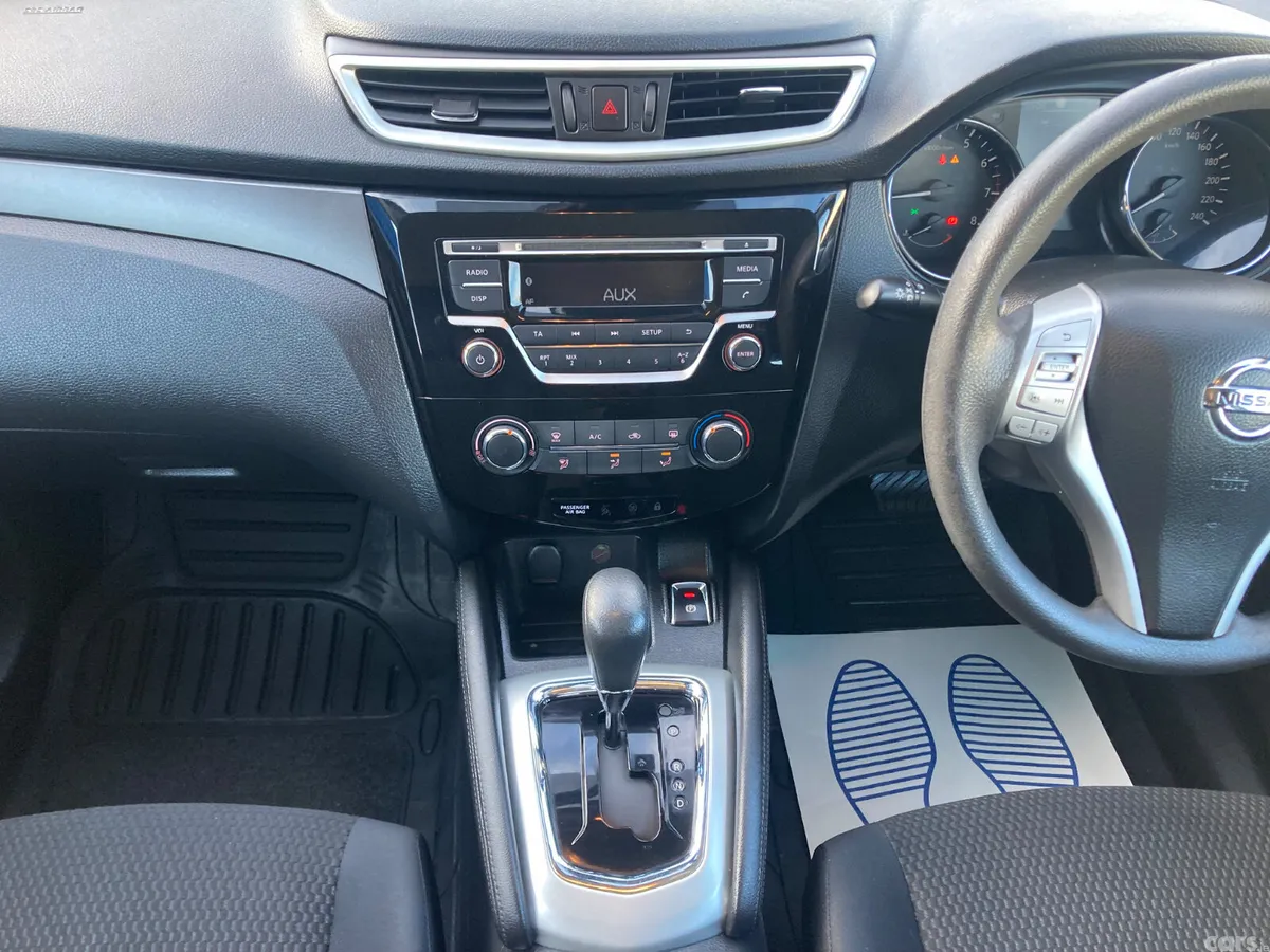 Nissan Qashqai Hatchback, Petrol, 2015, Grey