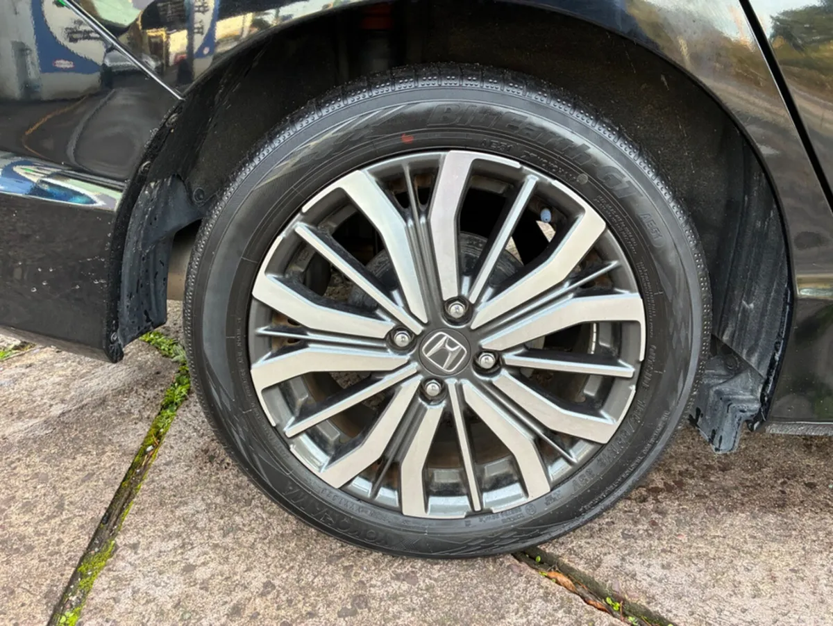 Honda Grace Saloon, Petrol Hybrid, 2018, Black