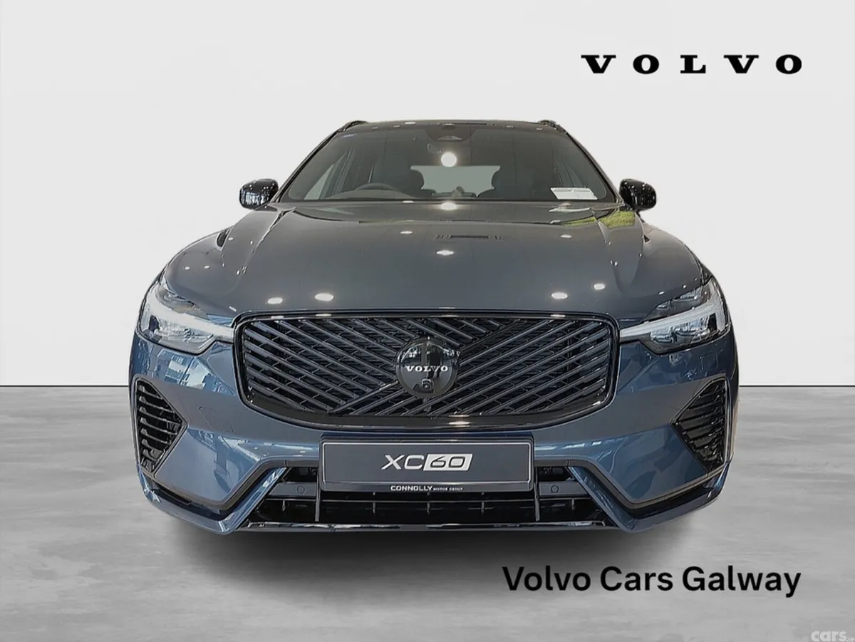Volvo XC60 SUV, Petrol Plug-in Hybrid, 2026, Blue