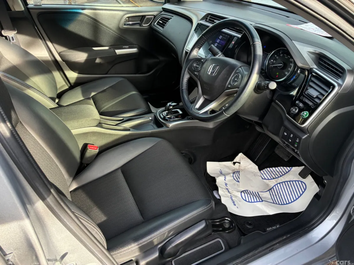 Honda Grace Saloon, Petrol Hybrid, 2018, Silver