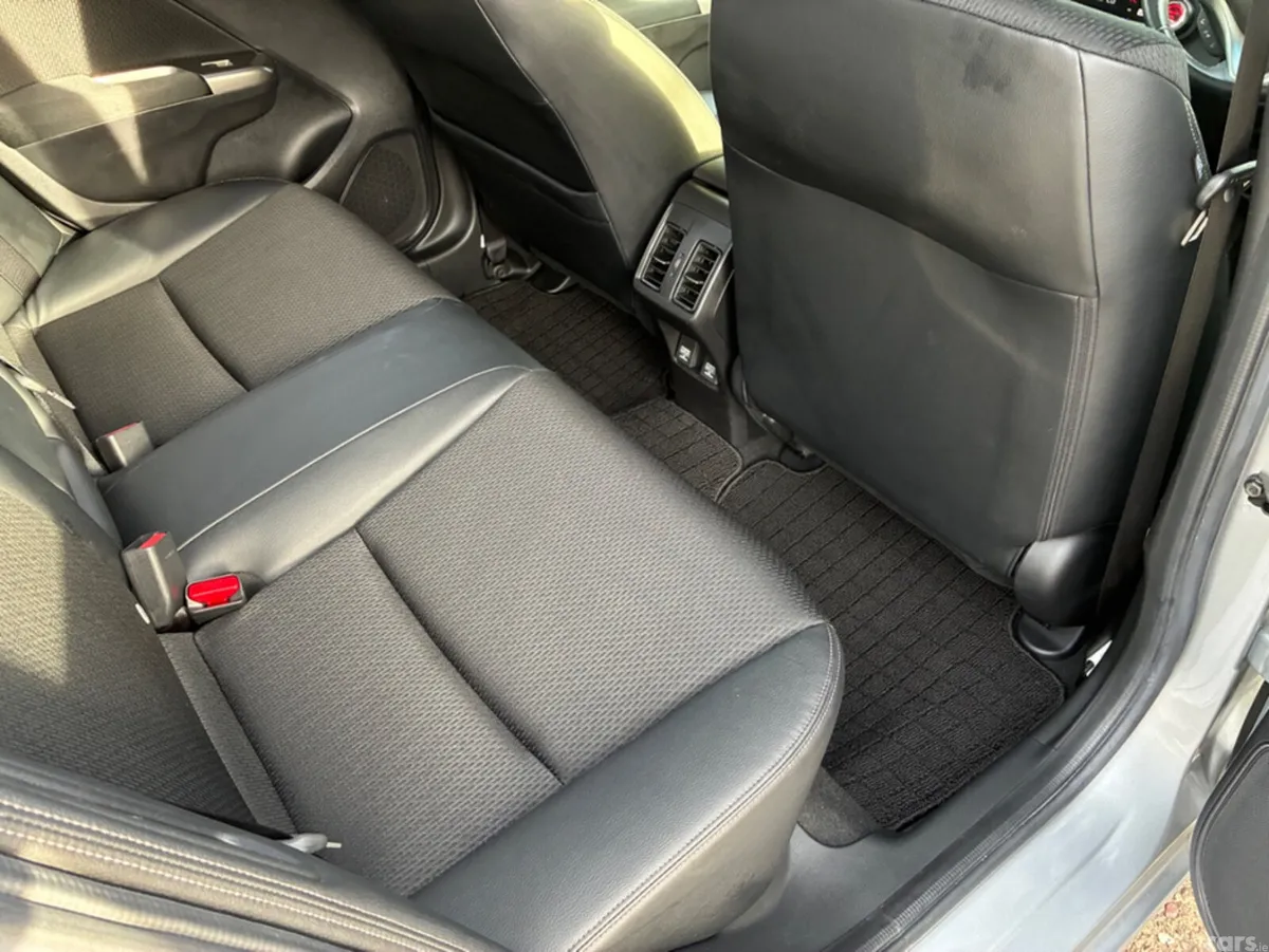Honda Grace Saloon, Petrol Hybrid, 2018, Silver