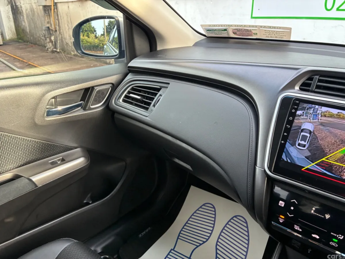 Honda Grace Saloon, Petrol Hybrid, 2018, Silver