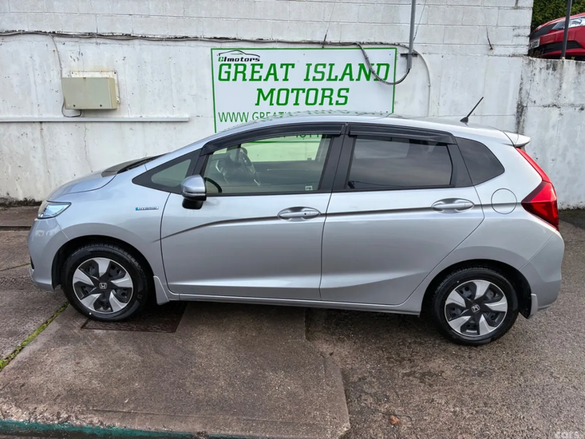Honda Fit Hatchback, Petrol Hybrid, 2018, Silver