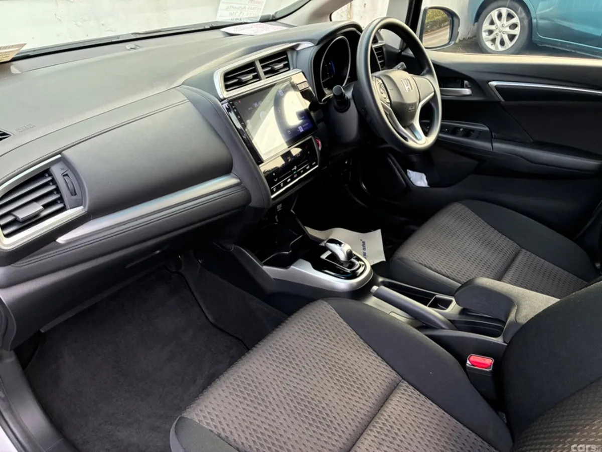 Honda Fit Hatchback, Petrol Hybrid, 2018, Silver