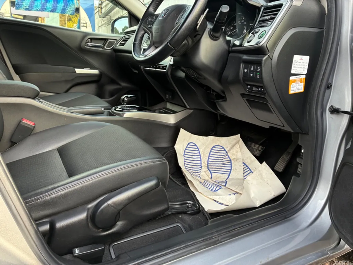 Honda Grace Saloon, Petrol Hybrid, 2018, Silver