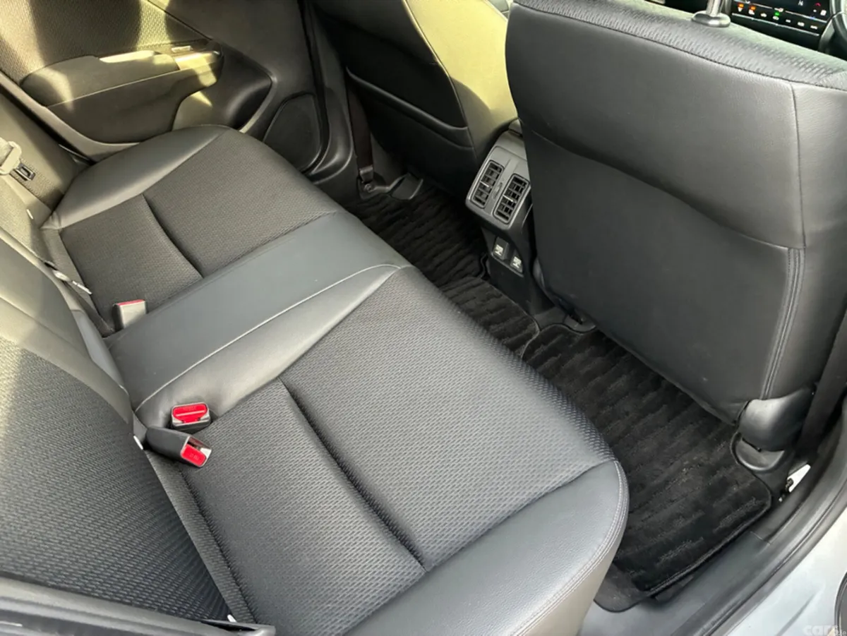Honda Grace Saloon, Petrol Hybrid, 2018, Silver