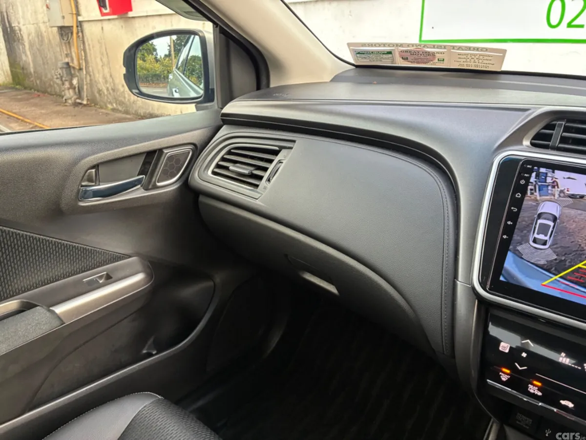 Honda Grace Saloon, Petrol Hybrid, 2018, Silver