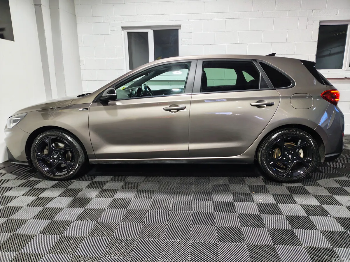 Hyundai i30 Hatchback, Petrol, 2022, Brown